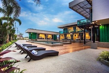 royal graces pool villas