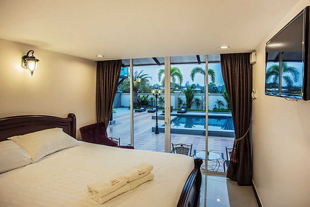 royal graces pool villas