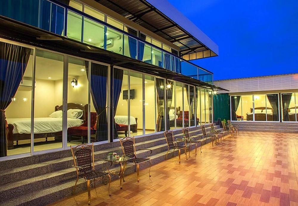 royal graces pool villas