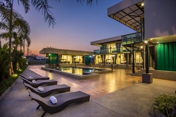 royal graces pool villas