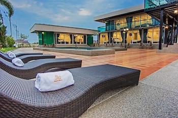 royal graces pool villas