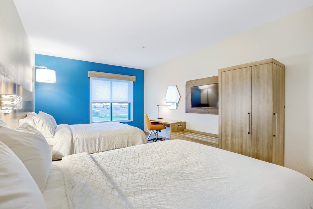 holiday inn express gulfport beach an ihg hotel