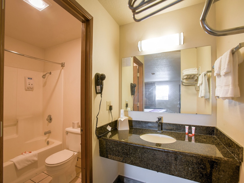 oyo woodland hotel and suites