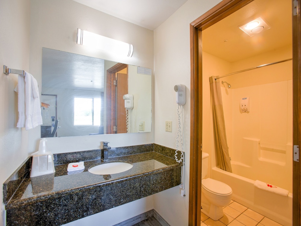 oyo woodland hotel and suites