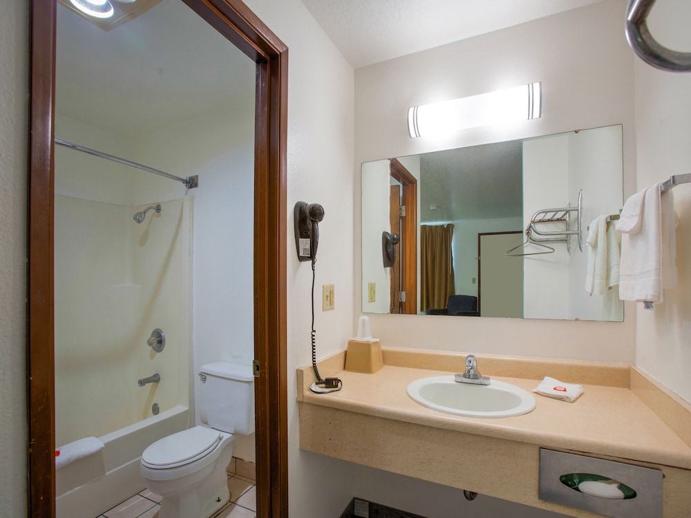 oyo woodland hotel and suites