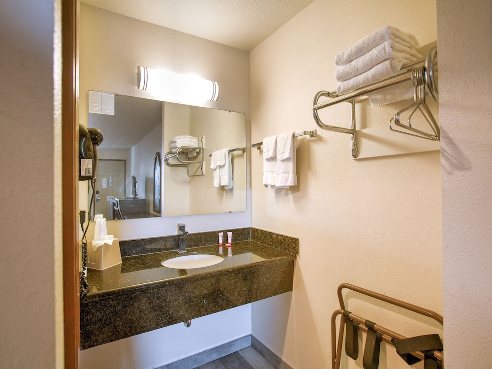 oyo woodland hotel and suites