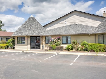 oyo woodland hotel and suites