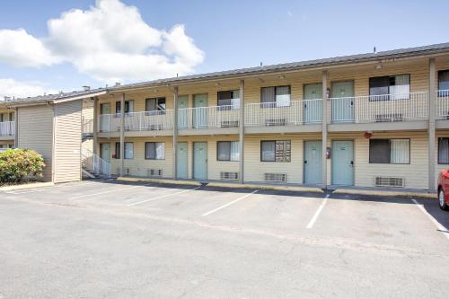 Oyo Woodland Hotel And Suites,,3 star