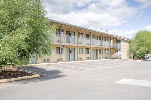Oyo Woodland Hotel And Suites,,3 star