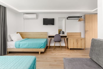 anassa suites