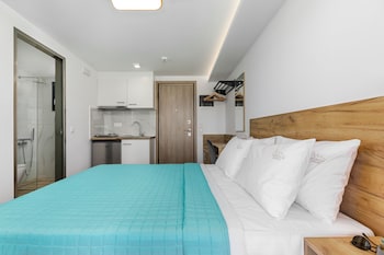 anassa suites