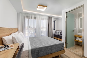 anassa suites