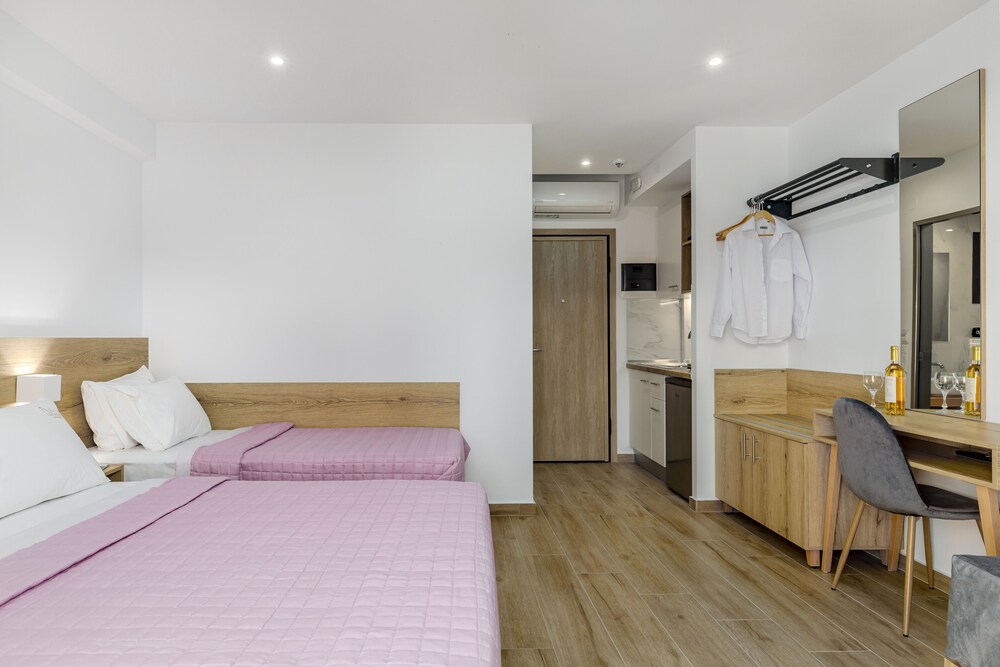 anassa suites