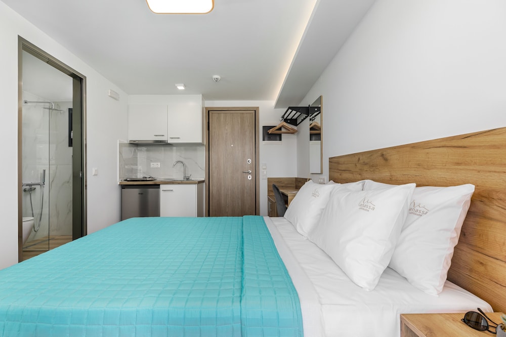 anassa suites
