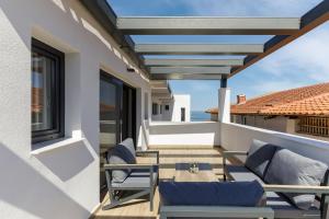 anassa suites