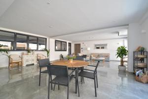anassa suites