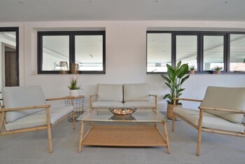 anassa suites