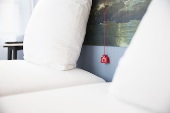 corendon urban amsterdam schiphol airport hotel