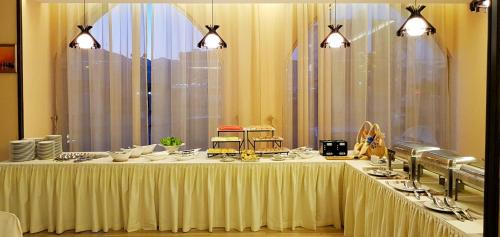 the muscat plaza hotel