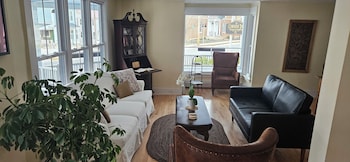 The Cornish Inn,,2.5 star