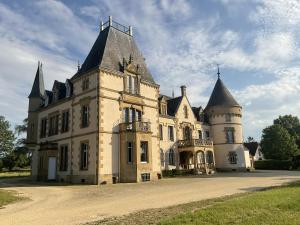 chateau tout y fault