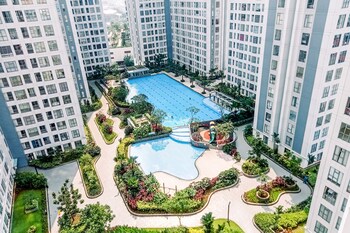 elegant 2br apartment at m town residence near summarecon mall