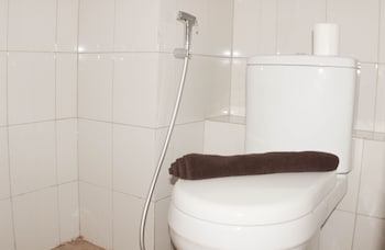 comfy and tidy studio at riverview jababeka apartment