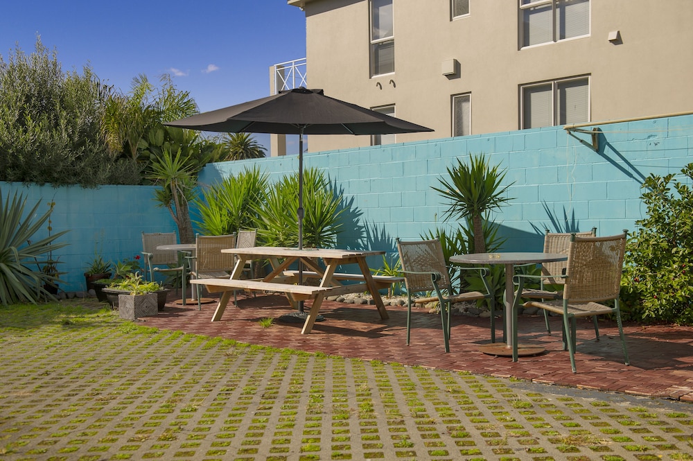 albert number 6 motel