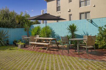 albert number 6 motel