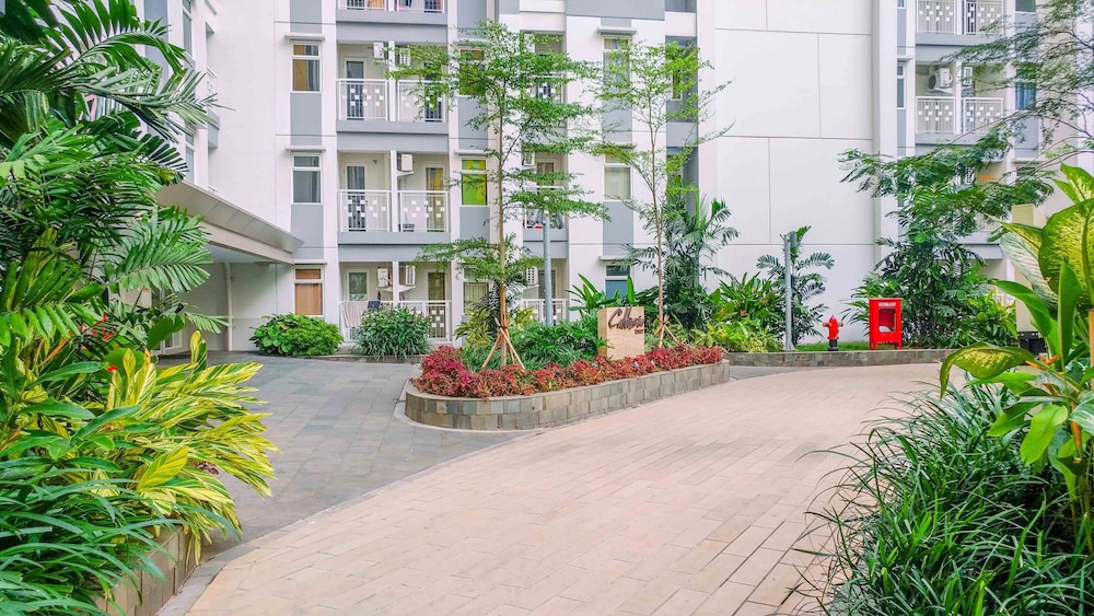 nice and cozy studio apartment at springlake summarecon bekasi