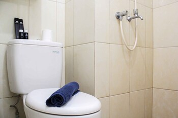 nice and cozy studio apartment at springlake summarecon bekasi