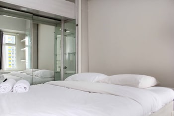 nice and cozy studio apartment at springlake summarecon bekasi