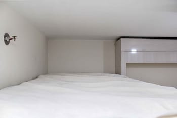 nice and cozy studio apartment at springlake summarecon bekasi