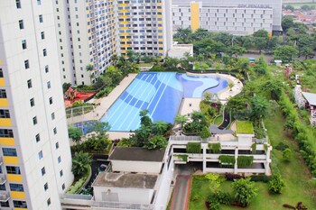 nice and cozy studio apartment at springlake summarecon bekasi