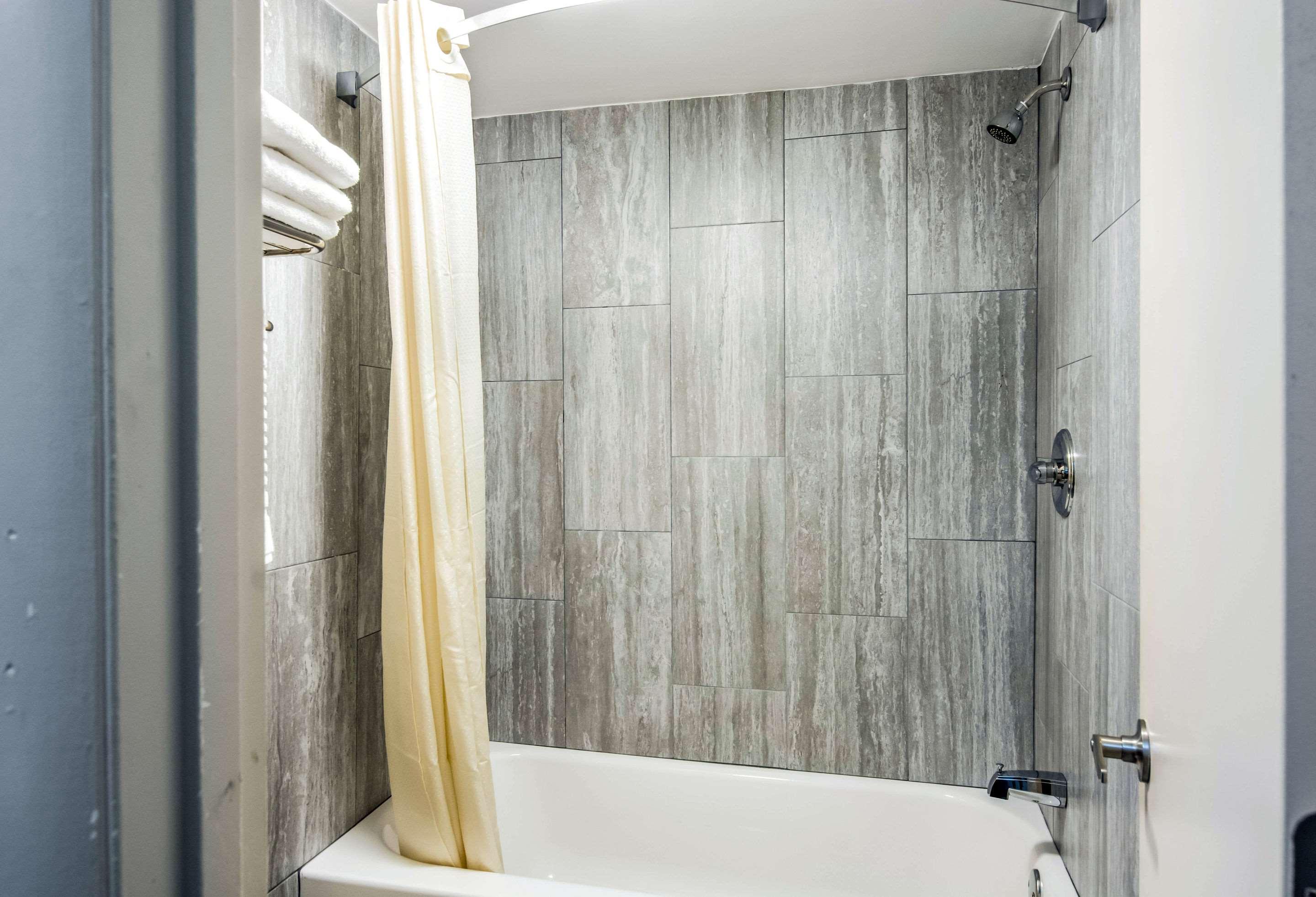 knights inn richmond at willis rd