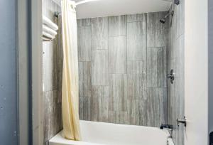 knights inn richmond at willis rd