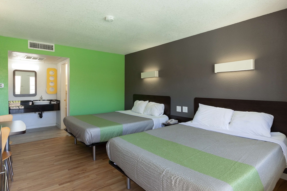 studio 6 barstow ca