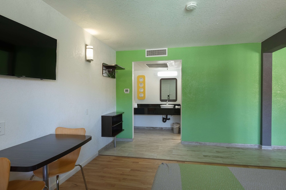 studio 6 barstow ca