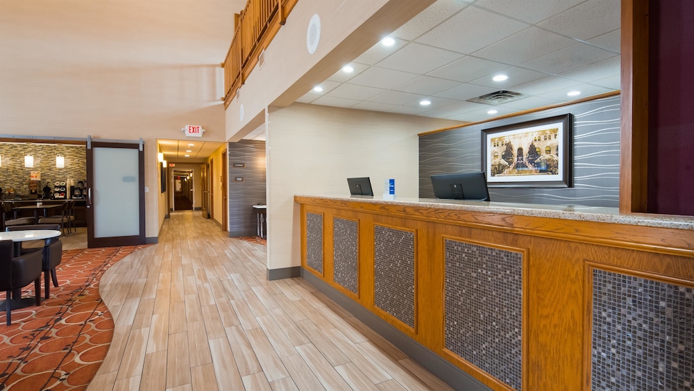 best western falcon plaza bowling green