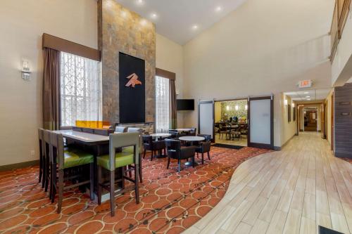 best western falcon plaza bowling green
