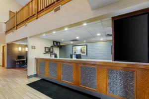best western falcon plaza bowling green