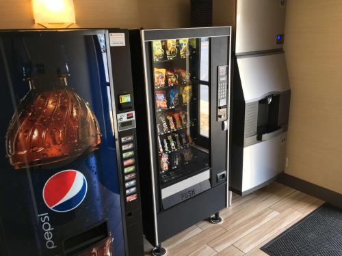 best western falcon plaza bowling green