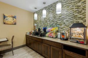 best western falcon plaza bowling green