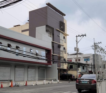 lorenzzo suites hotel