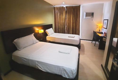 lorenzzo suites hotel