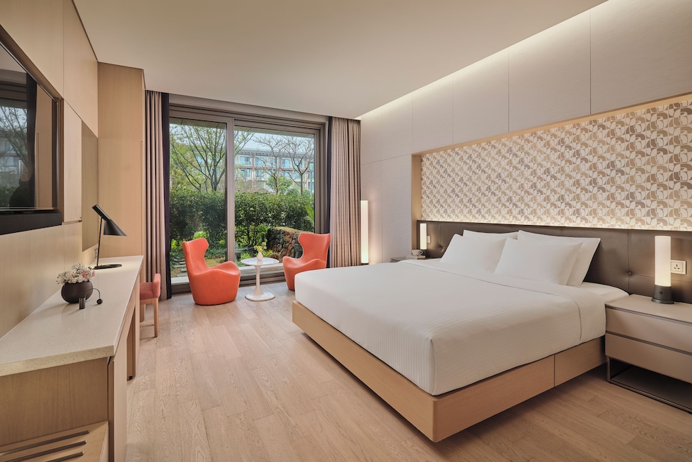 landing jeju shinhwa world hotels and resorts