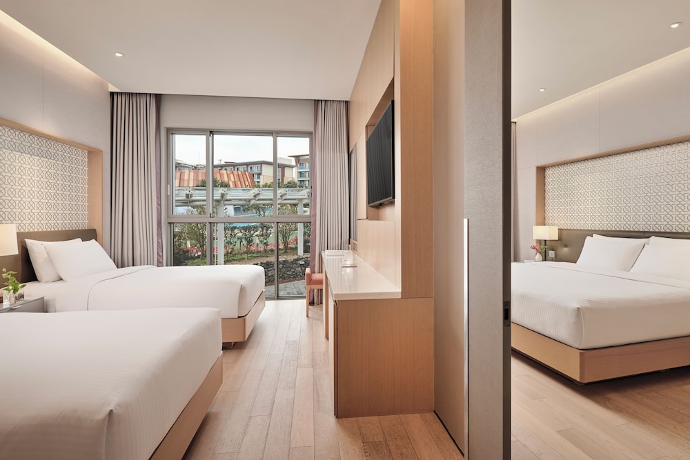 landing jeju shinhwa world hotels and resorts