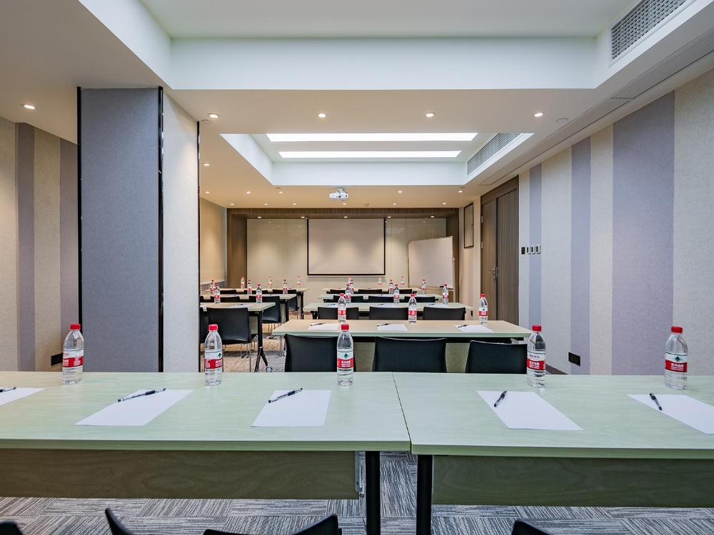 hanting hotel lanzhou dongfanghong plaza pinglian