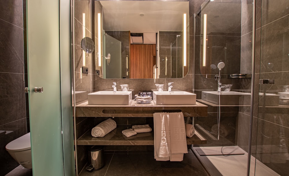 hotel giralda center