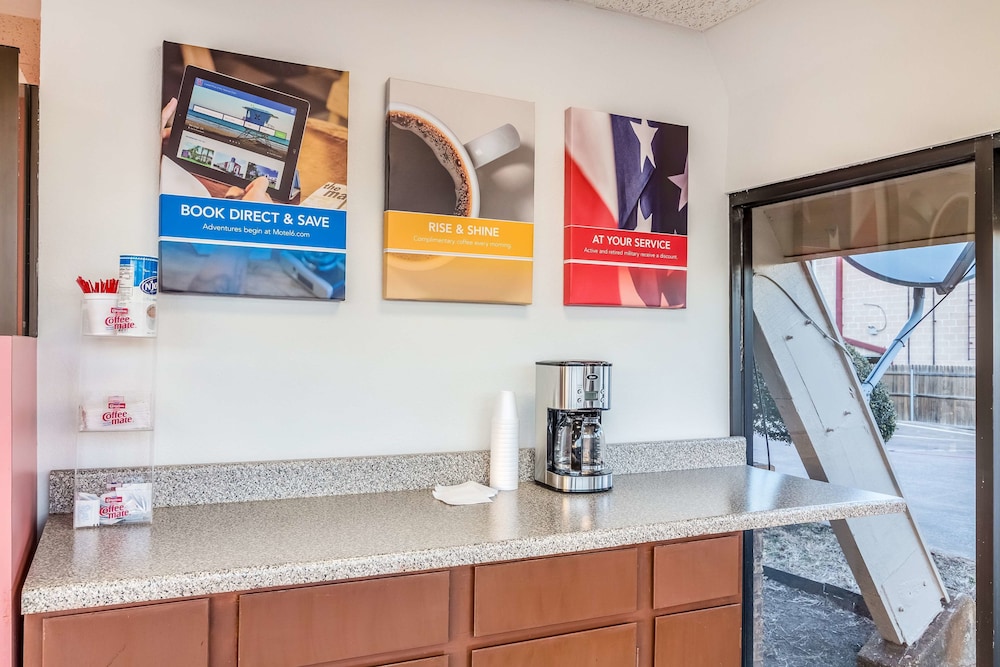 motel 6 arlington tx uta